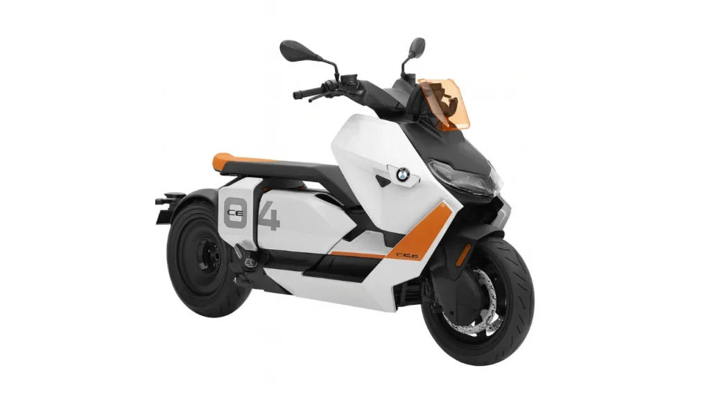 BMW CE 04, scooter elétrica futurista em branco e laranja, ideal para mobilidade urbana sustentável em Portugal.